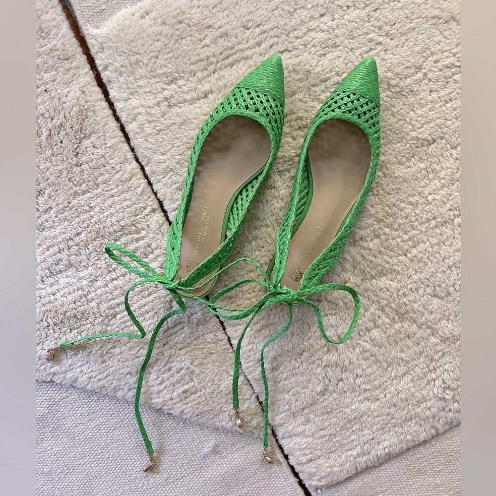 EUC $130 Antonio Melani Jennifer Sumko Green woven raffia Newport lace up flats